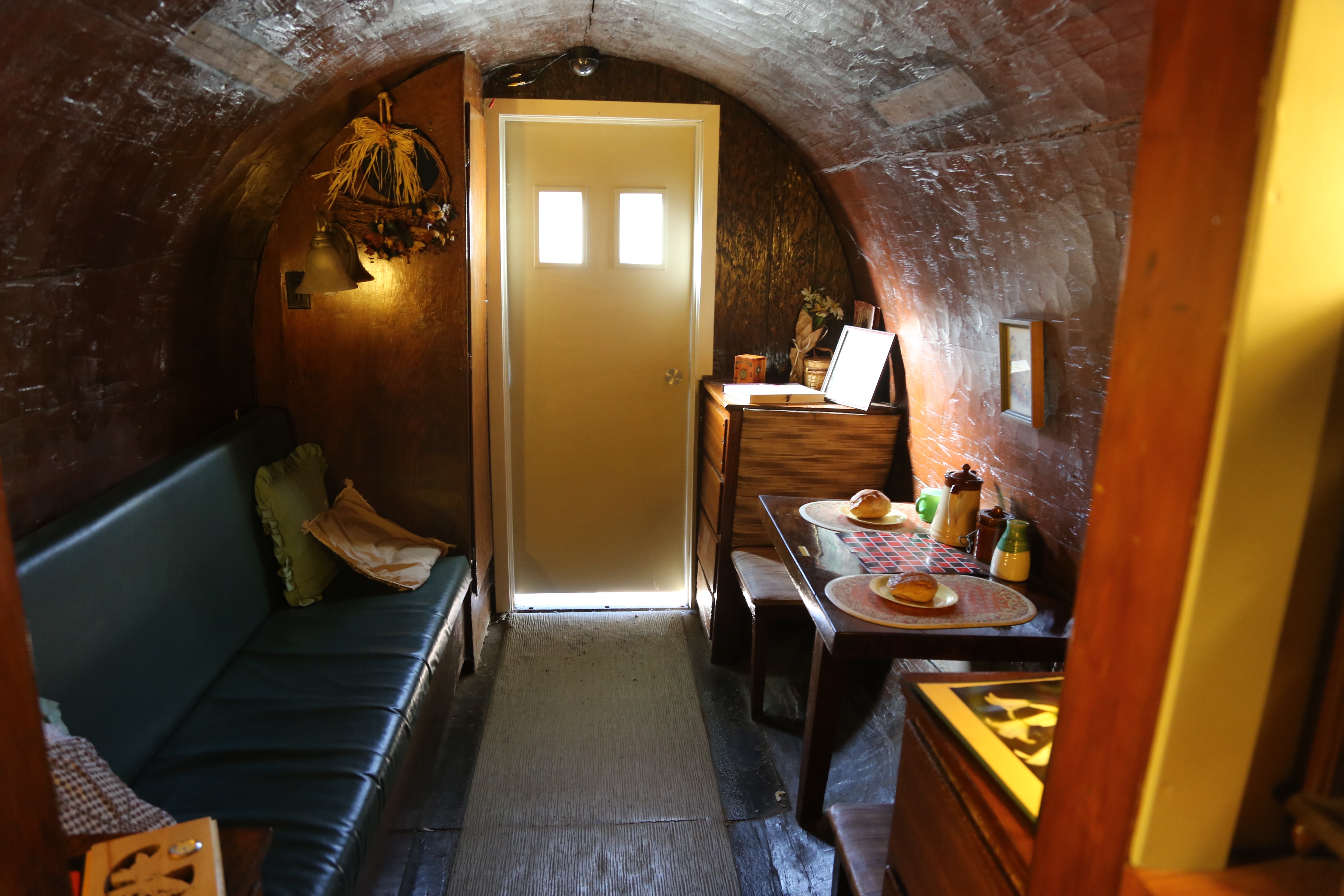 The One Log House | California Curiosities
